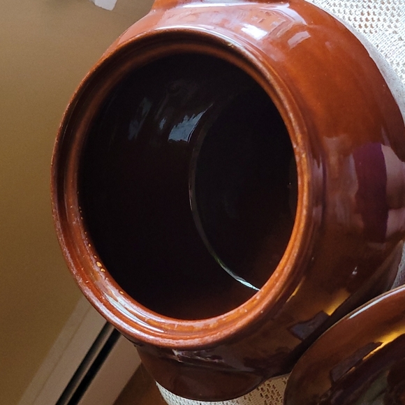 Stoneware Watt 76 Oven Ware Bean Pot. - Picture 3 of 5